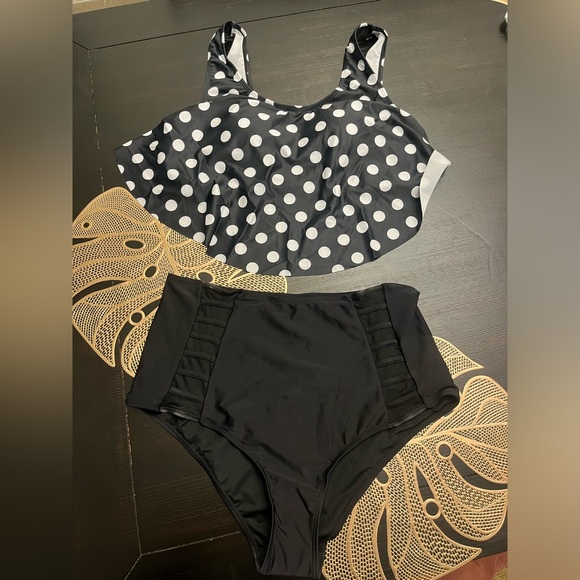 Sovoyontee Women's Plus Size Swimsuit Ruffled High Waist Two Piece - Picture 6 of 8